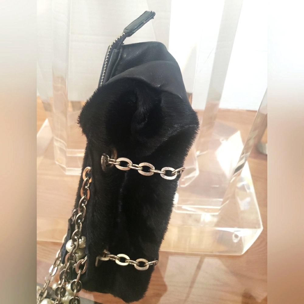 United colors of Bennetton black leather n fur pouch - Picture 3 of 4